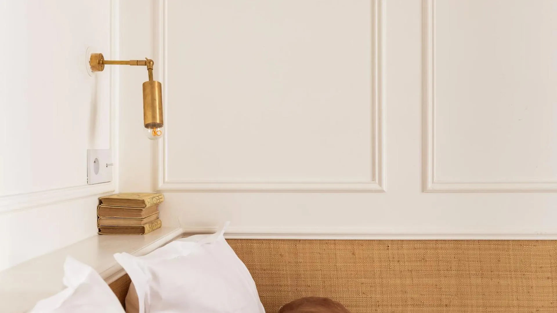 Maison Traversiere Hotel