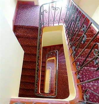 Hotel Maison Traversiere 4*